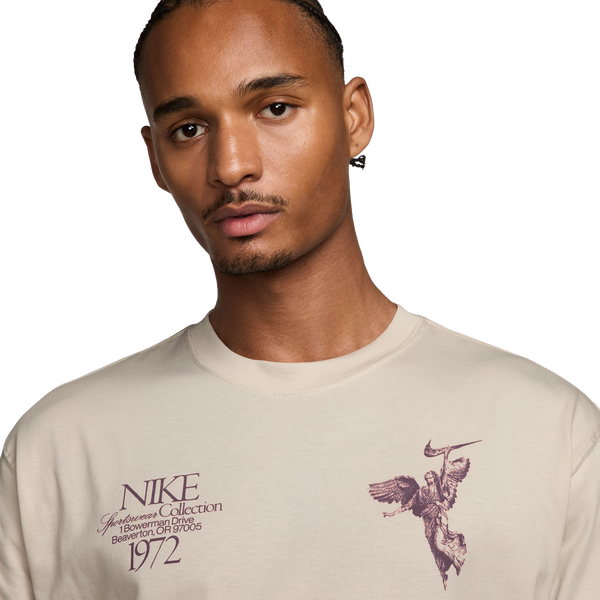 Nike NSW T Shirt 90 OC Wings Victory - Men's - Tan/Maroon - Image 3