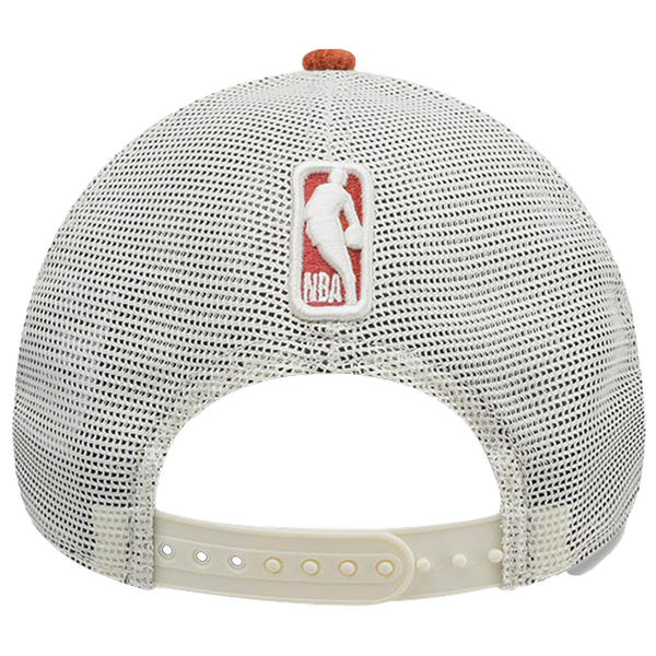 New Era Bulls 940AF Old English Energy Cap - Adult - White/Red - Image 5
