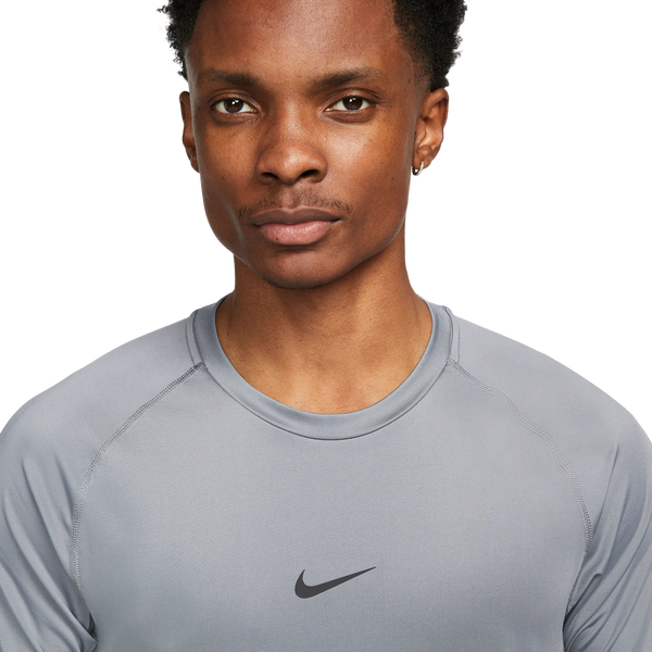Nike Dri-FIT Slim Top Short Sleeve - Men's - Smoke Grey/Black - Image 3