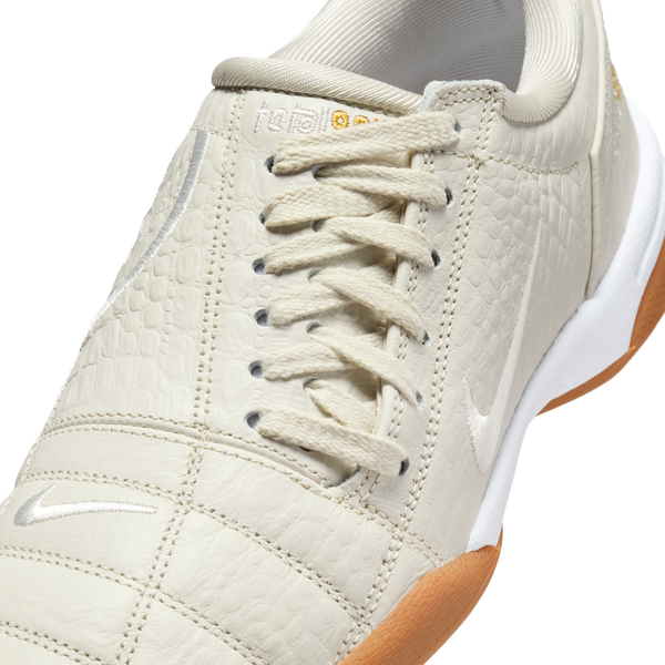 Nike T90 - Women's - Lt Bone/Sail/White - Image 7