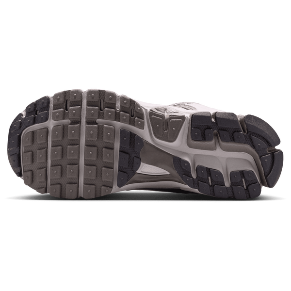 Nike Vomero 5 - Boys' Grade School - Grey/Black/Silver - Image 5
