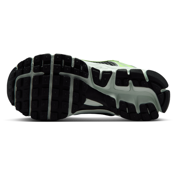 Nike Vomero 5 - Boys' Grade School - Barely Green/Black/Volt Ice - Image 5