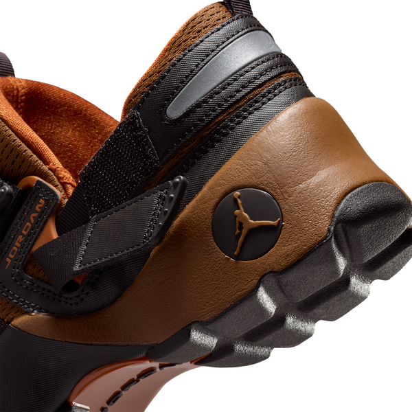 Jordan Trunner LX - Women's - Lt British Tan/Desert Orange/Reflective Silver - Image 7