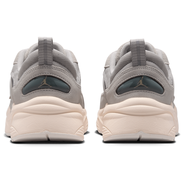 Jordan Trunner O/S - Men's - Light Iron Ore/Legend Medium Brown/Smoke Grey - Image 3