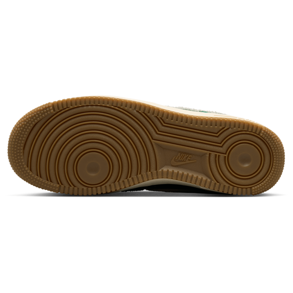 Nike Air Force 1 '07 LE Low - Women's - Malachite/Coconut Milk/Univ Gold - Image 5