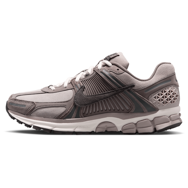 Nike Zoom Vomero 5 SE LOS SD - Men's - College Grey/Med Ash/Cave Stone - Image 2