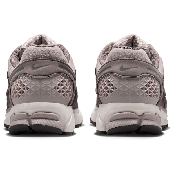 Nike Zoom Vomero 5 SE LOS SD - Men's - College Grey/Med Ash/Cave Stone - Image 3