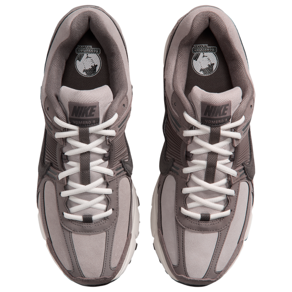 Nike Zoom Vomero 5 SE LOS SD - Men's - College Grey/Med Ash/Cave Stone - Image 4