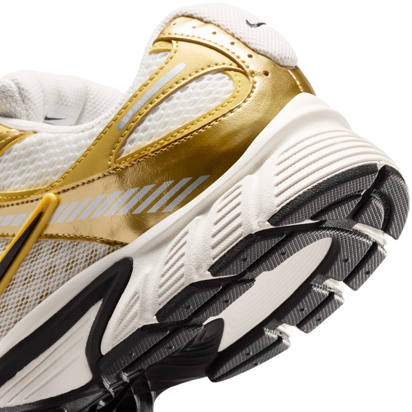 Nike V5 RNR - Men's - Sail/Black/Buff Gold - Image 8