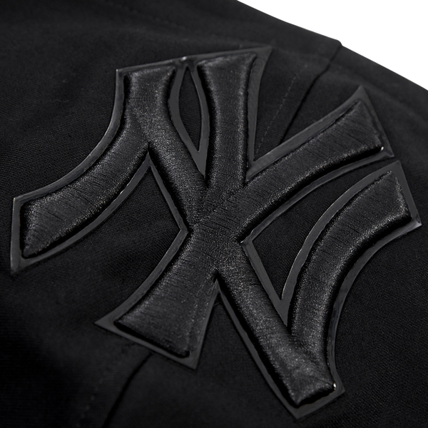 Pro Standard New York Yankees Triple Black Dk PO Hoodie - Men's - Image 10