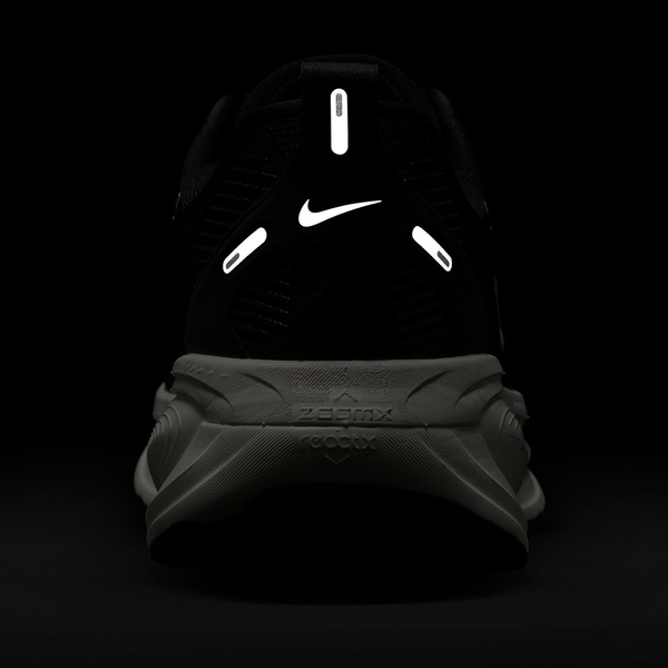 Nike Vomero 18 - Women's - Summit/Black - Image 6