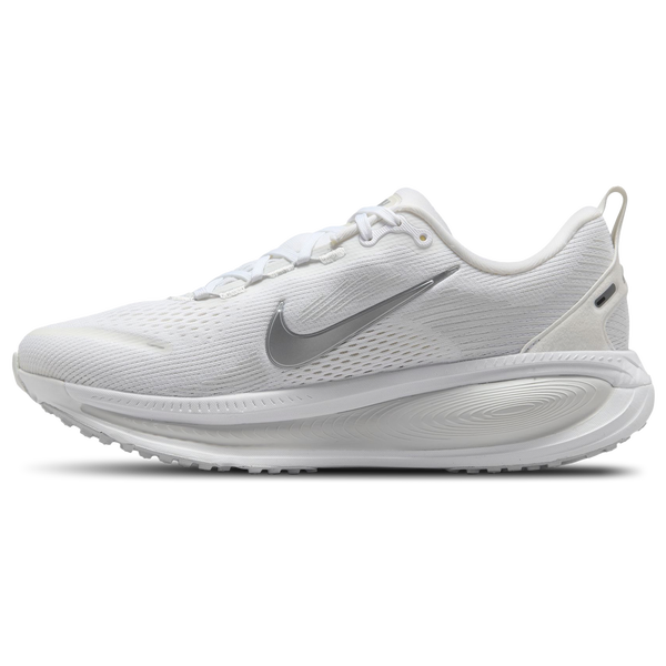 Nike Vomero 18 - Women's - White/Metallic Silver - Image 2