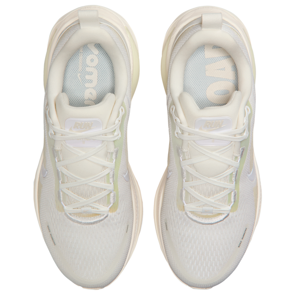 Nike Vomero 18 ESS - Women's - Summit White/White/Chalk - Image 4