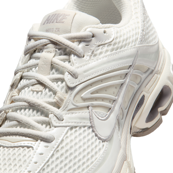 Nike Air Max Moto 2K - Women's - Metallic White/Light Bone - Image 7
