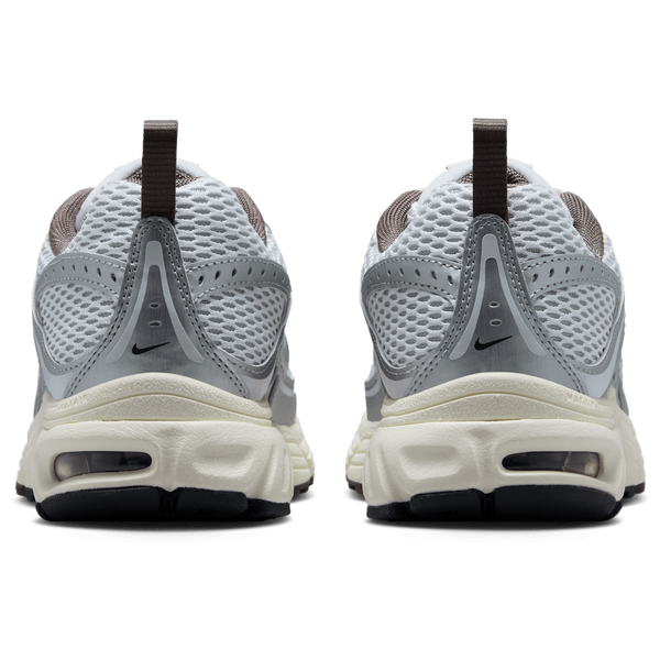 Nike Air Max Moto 2K - Boys' Grade School - Cave Stone/Platinum Tint/Metallic Silver - Image 3